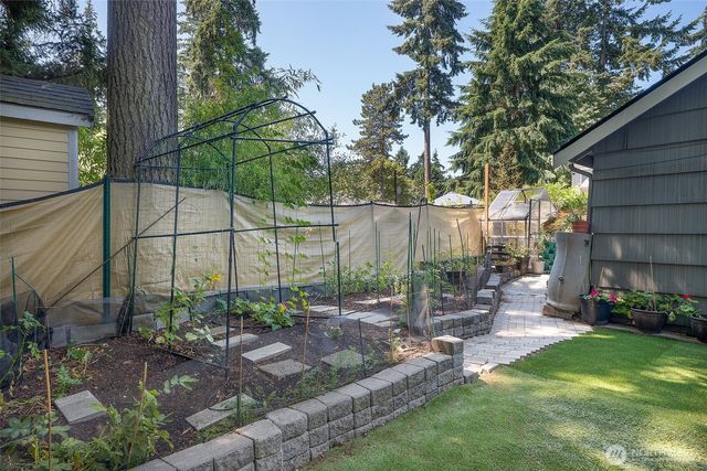 11350 28th Avenue NE, Seattle, WA 98125