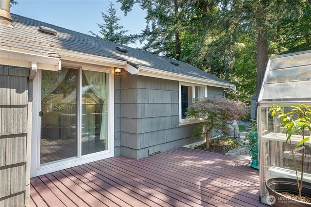 11350 28th Avenue NE, Seattle, WA 98125