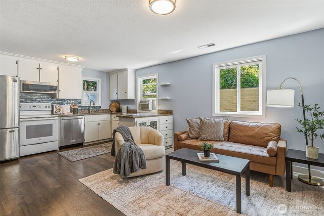 11350 28th Avenue NE, Seattle, WA 98125