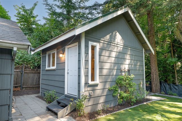 11350 28th Avenue NE, Seattle, WA 98125