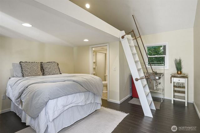 11350 28th Avenue NE, Seattle, WA 98125