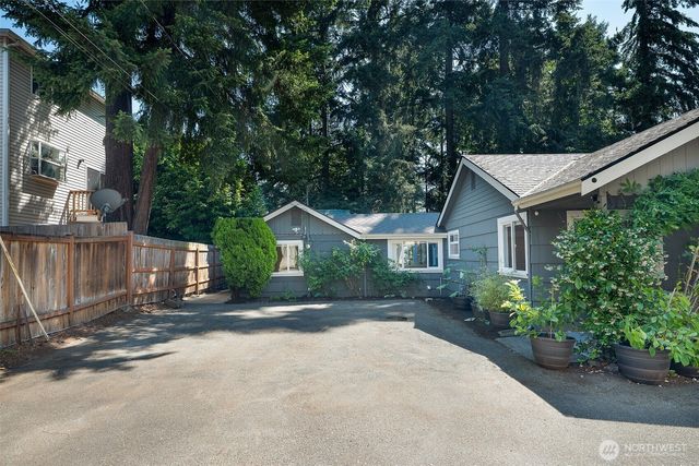11350 28th Avenue NE, Seattle, WA 98125