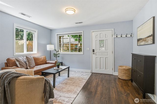 11350 28th Avenue NE, Seattle, WA 98125