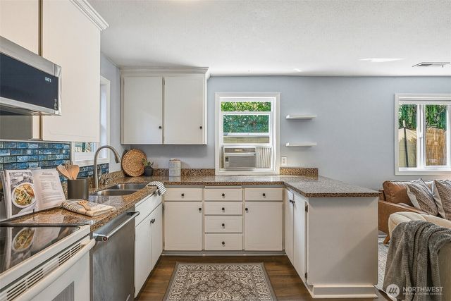 11350 28th Avenue NE, Seattle, WA 98125