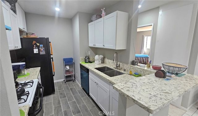 17900 Sherman Way 226, Reseda, CA 91335