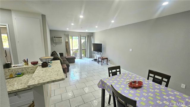 17900 Sherman Way 226, Reseda, CA 91335