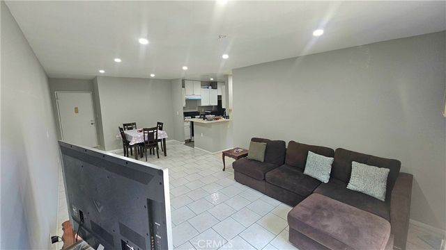 17900 Sherman Way 226, Reseda, CA 91335
