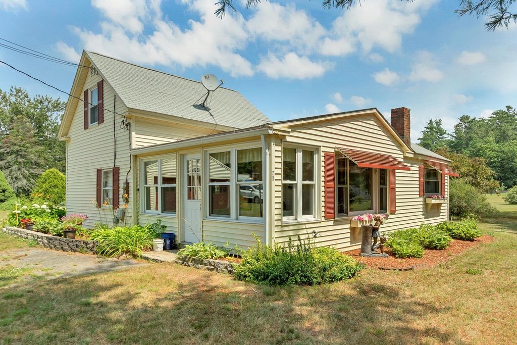 28 Salmon Falls Road, Rochester, NH 03868