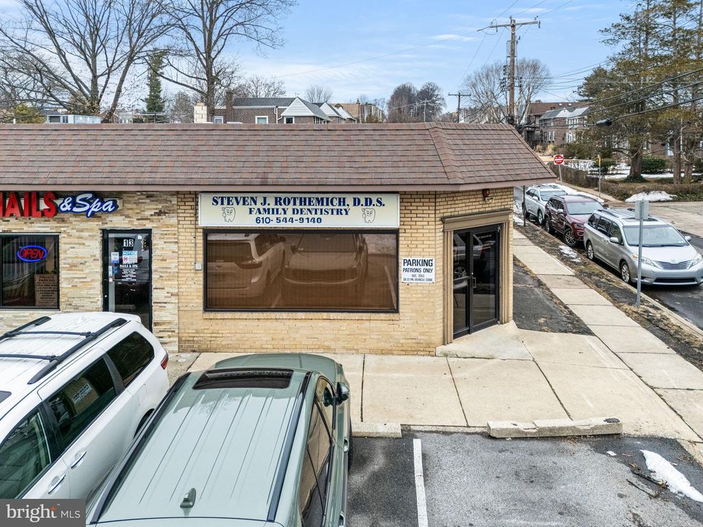 15 E WOODLAND AVE, Springfield, PA 19064