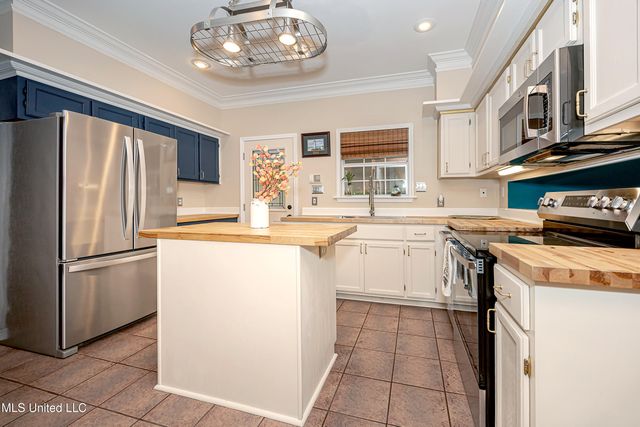 2103 Lindhridge Drive, Gulfport, MS 39507