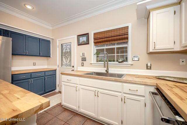 2103 Lindhridge Drive, Gulfport, MS 39507