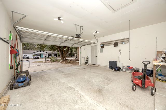 2103 Lindhridge Drive, Gulfport, MS 39507