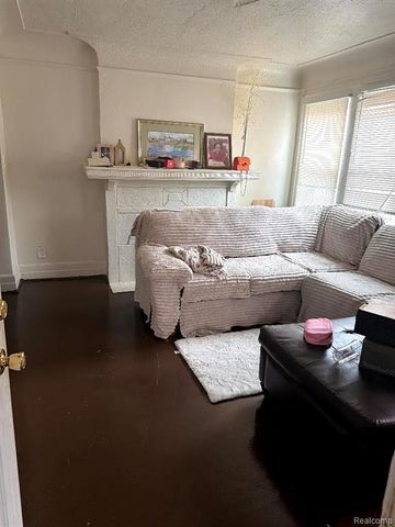 15321 Sorrento Street, Detroit, MI 48227