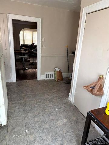 15321 Sorrento Street, Detroit, MI 48227