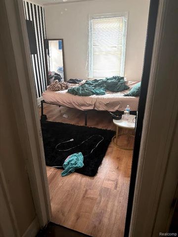 15321 Sorrento Street, Detroit, MI 48227