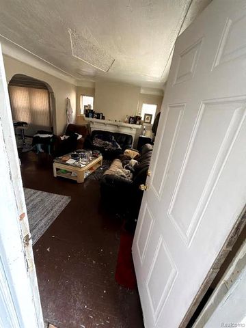 15321 Sorrento Street, Detroit, MI 48227