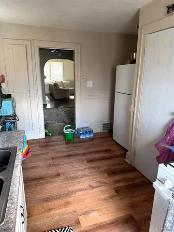 15321 Sorrento Street, Detroit, MI 48227