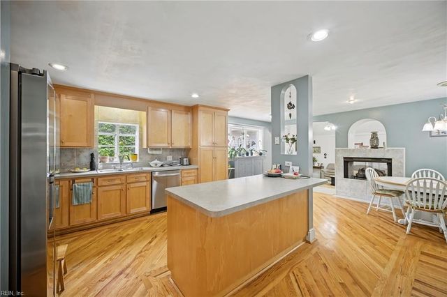 214 Sir Oliver RD, Norfolk, VA 23505