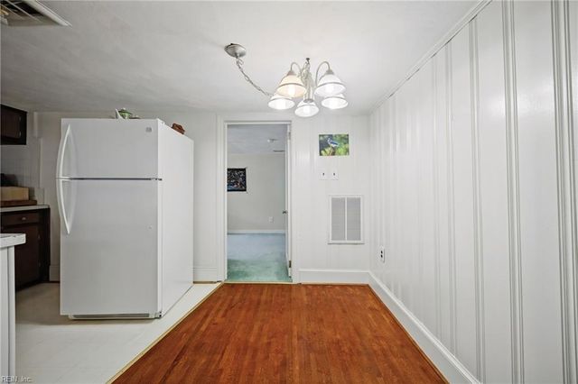 214 Sir Oliver RD, Norfolk, VA 23505