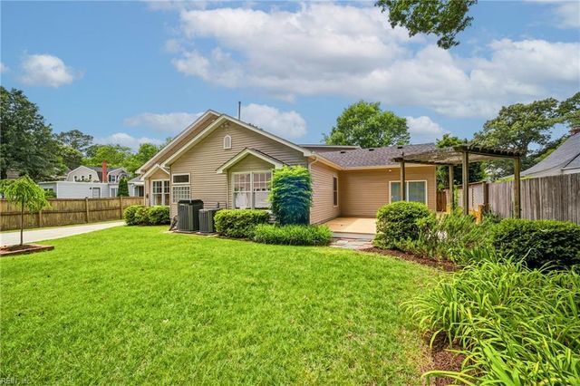 214 Sir Oliver RD, Norfolk, VA 23505