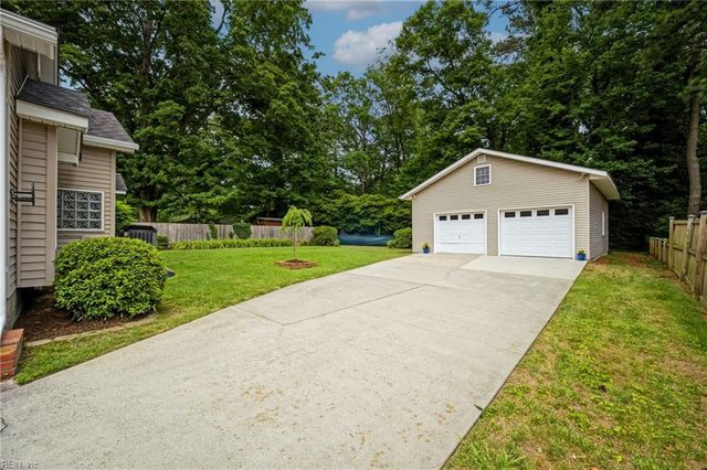 214 Sir Oliver RD, Norfolk, VA 23505