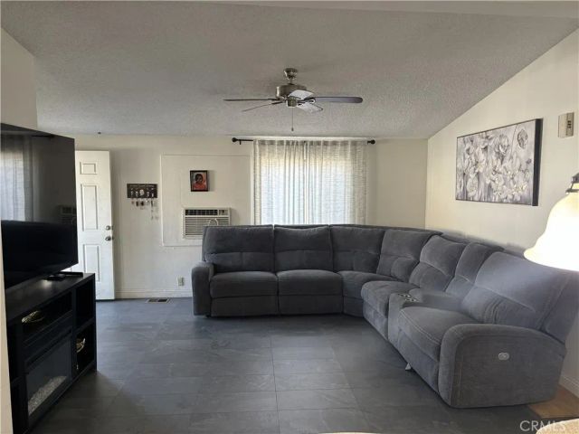 29021 Bouquet Canyon 296, Saugus, CA 91390