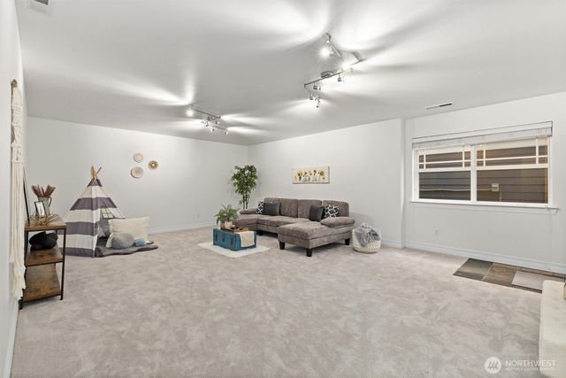 18592 Rainier View Road SE, Monroe, WA 98272