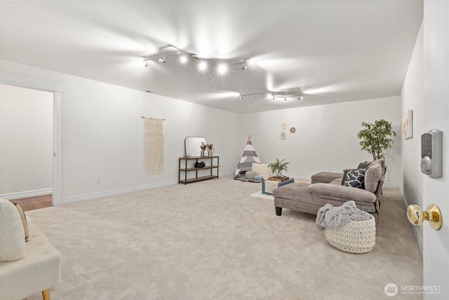 18592 Rainier View Road SE, Monroe, WA 98272