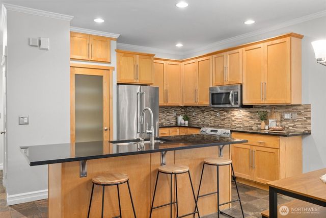 18592 Rainier View Road SE, Monroe, WA 98272