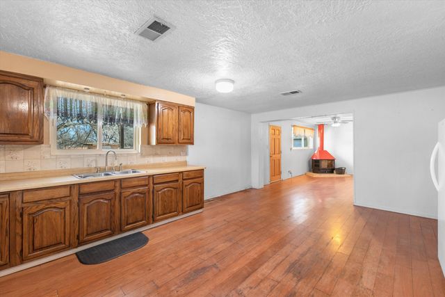 225 Mockingbird Lane, Corrales, NM 87048