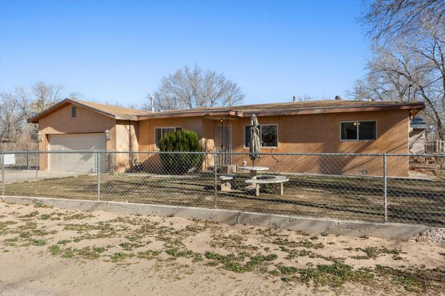 225 Mockingbird Lane, Corrales, NM 87048