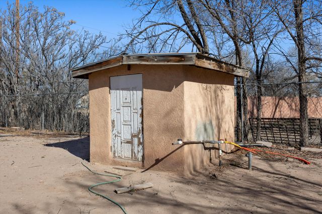 225 Mockingbird Lane, Corrales, NM 87048