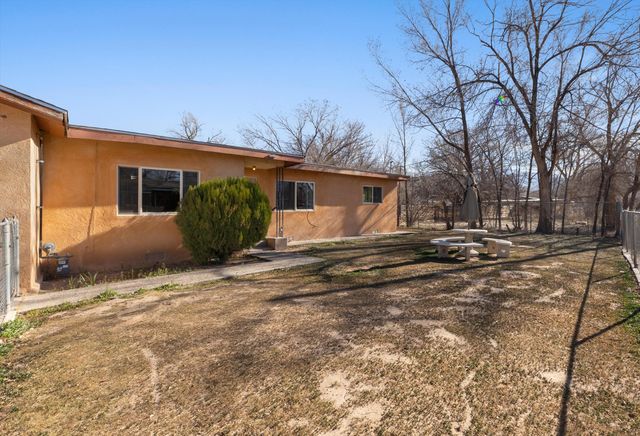 225 Mockingbird Lane, Corrales, NM 87048