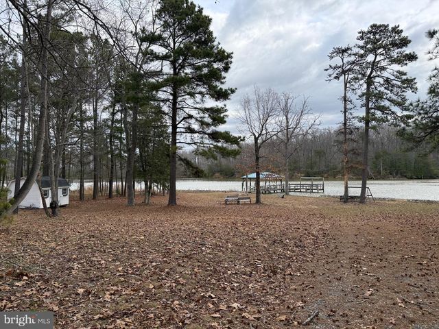 8071 WINDSOR DR, King George, VA 22485