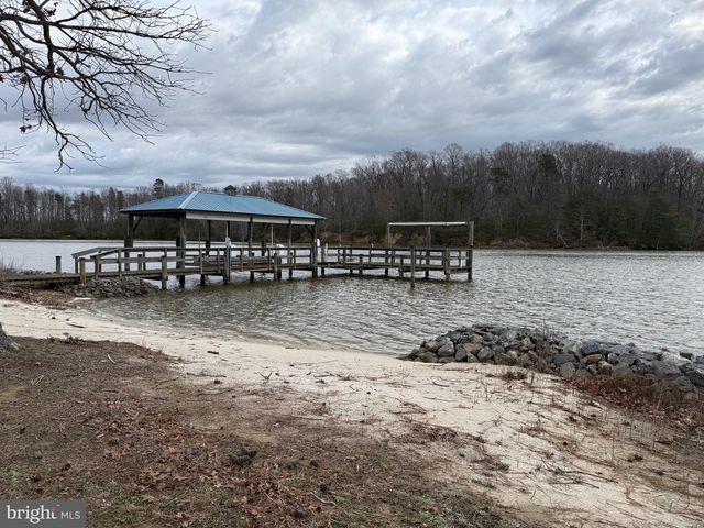 8071 WINDSOR DR, King George, VA 22485