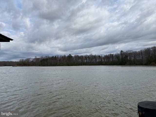 8071 WINDSOR DR, King George, VA 22485