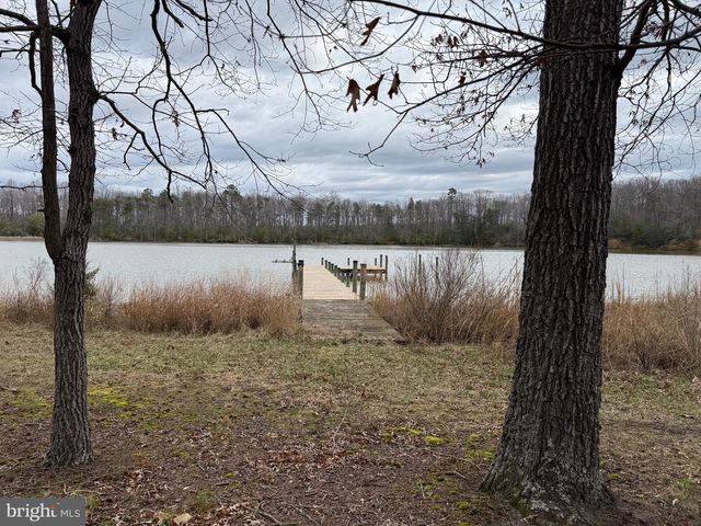 8071 WINDSOR DR, King George, VA 22485