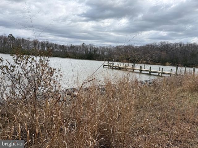 8071 WINDSOR DR, King George, VA 22485