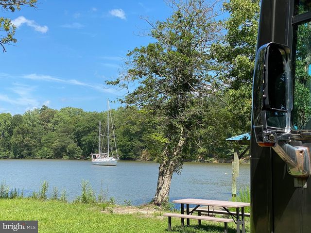 8071 WINDSOR DR, King George, VA 22485