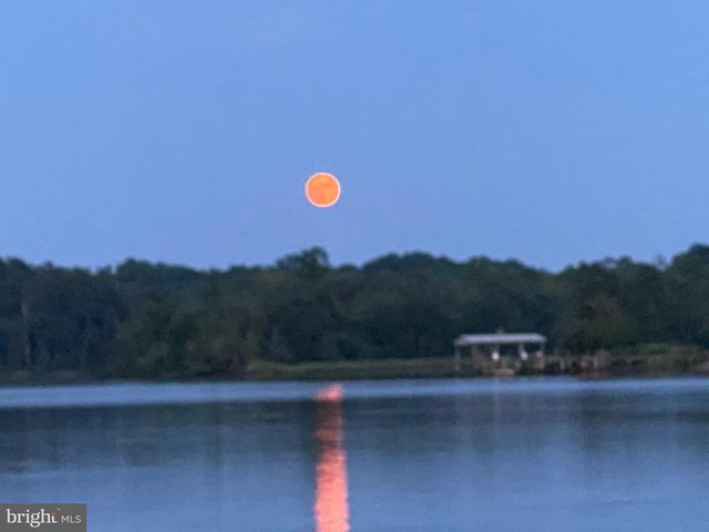 8071 WINDSOR DR, King George, VA 22485