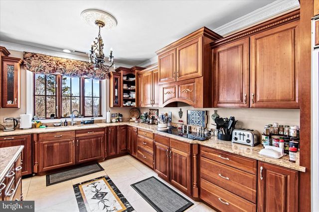 8071 WINDSOR DR, King George, VA 22485