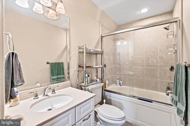 8071 WINDSOR DR, King George, VA 22485