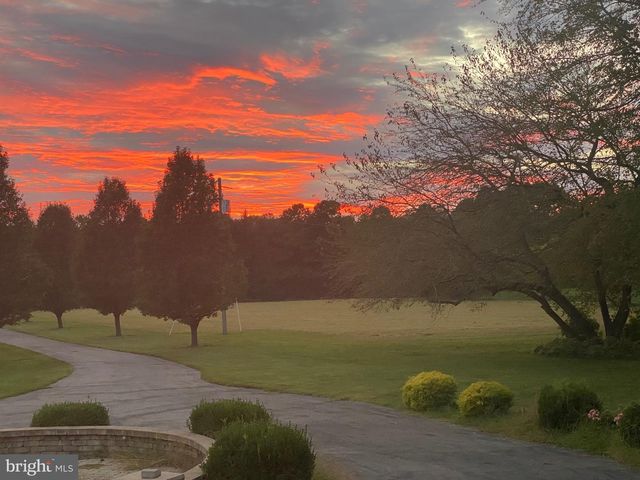 8071 WINDSOR DR, King George, VA 22485