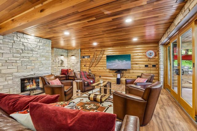 10343 County Road KP Road, Mazomanie, WI 53560