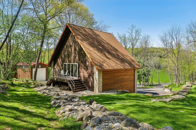 10343 County Road KP Road, Mazomanie, WI 53560
