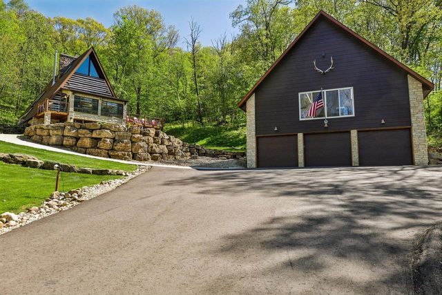 10343 County Road KP Road, Mazomanie, WI 53560
