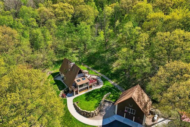 10343 County Road KP Road, Mazomanie, WI 53560