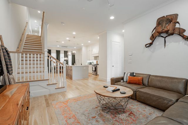 734 W 7th Street, Dallas, TX 75208