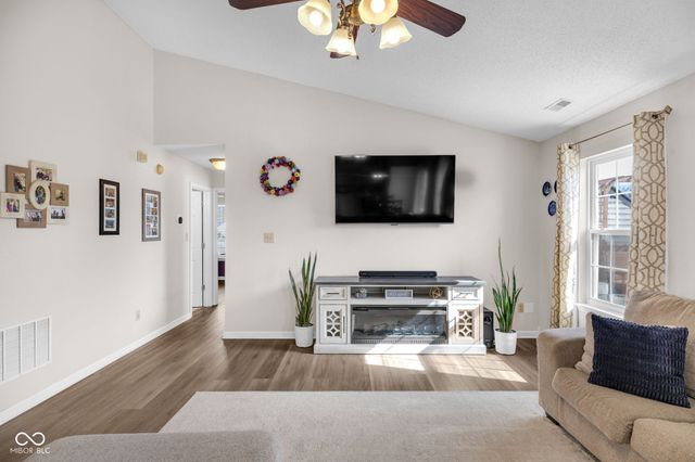 53 Morse Circle, Pittsboro, IN 46167