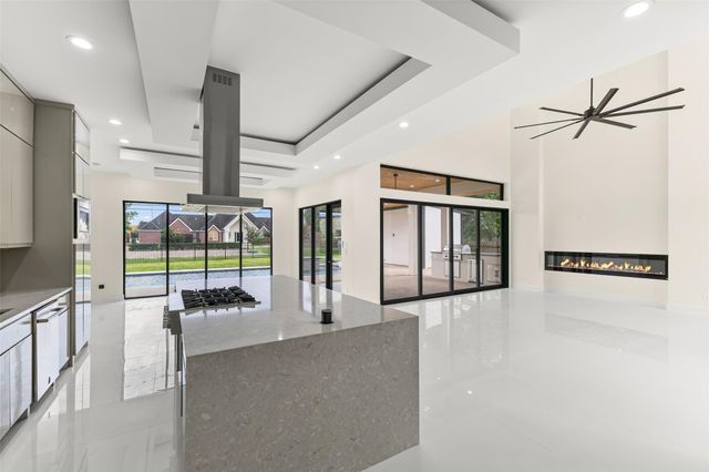 5907 Weisinger Dr, Magnolia, TX 77354